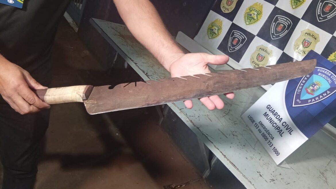 🚨GUARDA CIVIL MUNICIPAL EVITA POSSÍVEL FEMINICÍDIO EM SARANDI; HOMEM FOI PRESO COM FACÃO