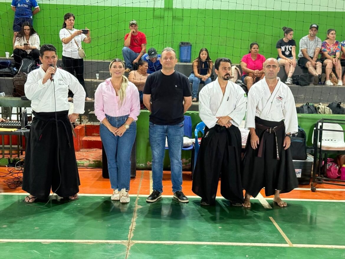 Prefeito Pedro Coelho prestigia 1º. Encontro de Karate em Goioerê