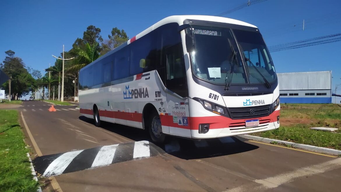 Prefeitura de Goioerê realiza instalação de quebra-molas atendendo demandas apresentadas por vereadores