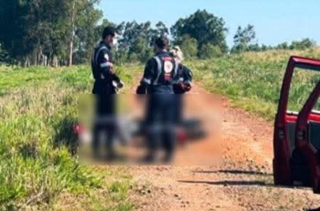 Homem aparece morto ao lado de moto ligada em estrada de Janiópolis; ninguém sabe o que aconteceu