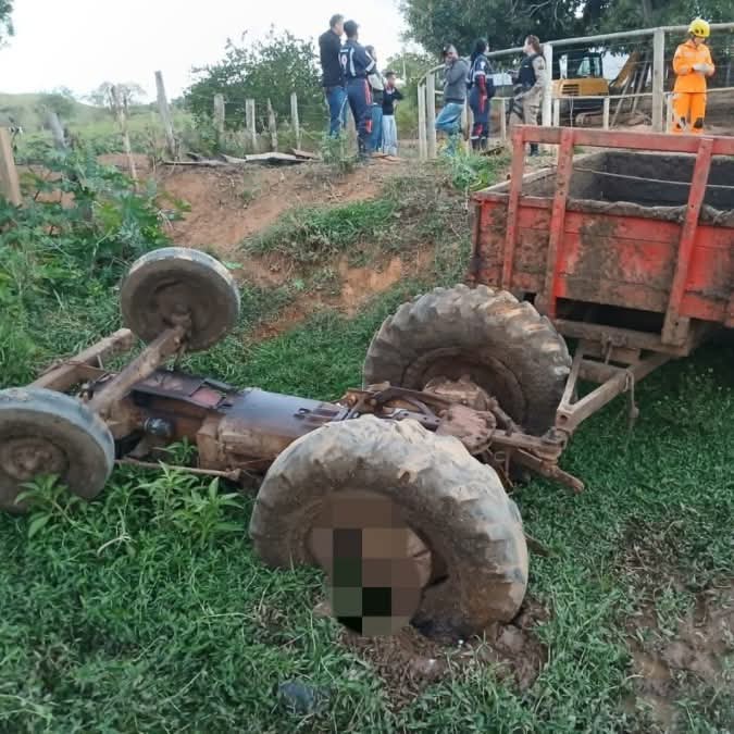 Adolescente morr$ após trator cair em represa em Bom Sucesso (MG)