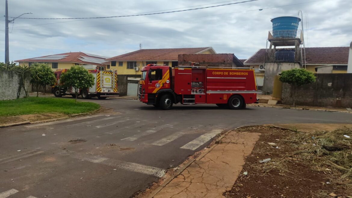 URGENTE: Bombeiros são acionados para possível princípio de incêndio nos fundos da Santa Casa de Goioerê.