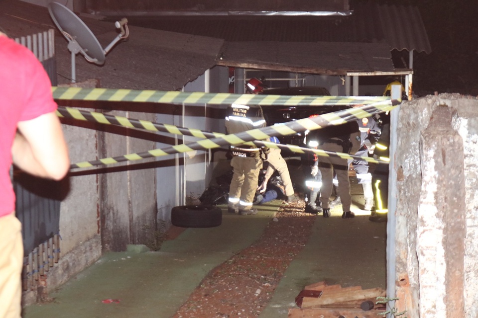 Motorista morre após ser atropelado pelo próprio carro em Campo Mourã