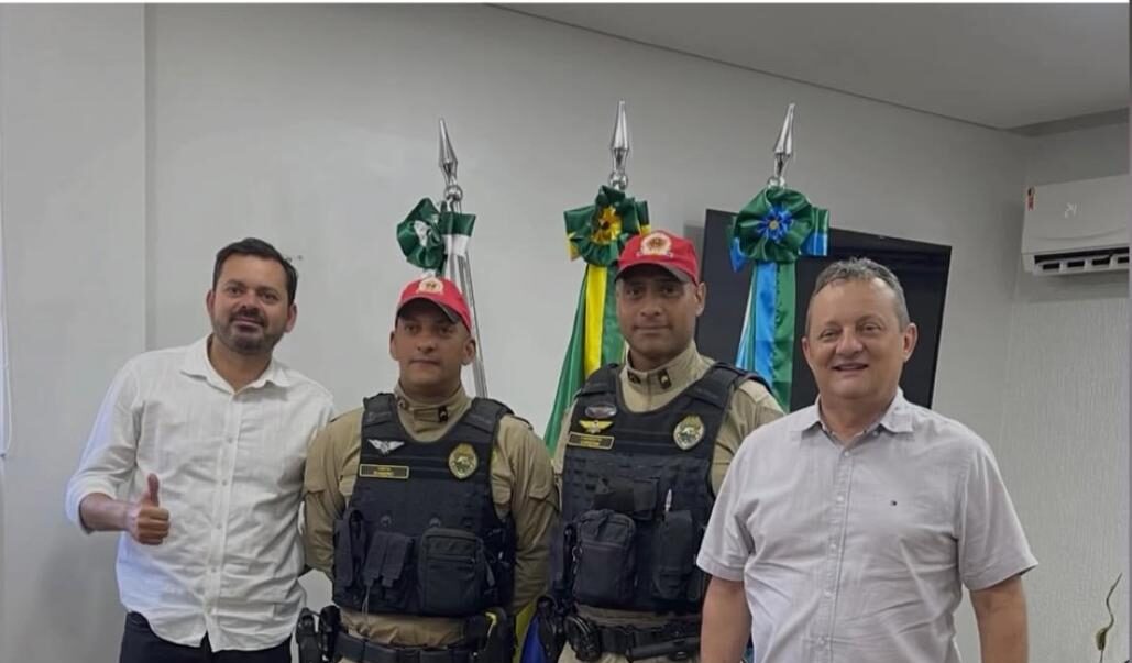 Prefeito Pedro Coelho recebe nova equipe da Polícia Militar Rodoviária