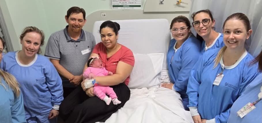 Bebê nasce com quase 5 kg em parto domiciliar em Xanxerê