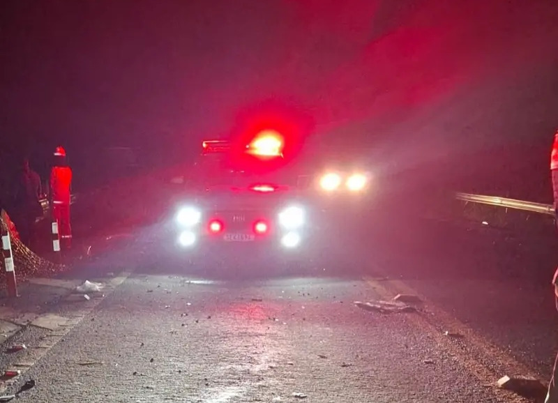 URGENTE NA BOIADEIRA!Caminhão carregado com produtos da Shopee é roubado e incendiado!