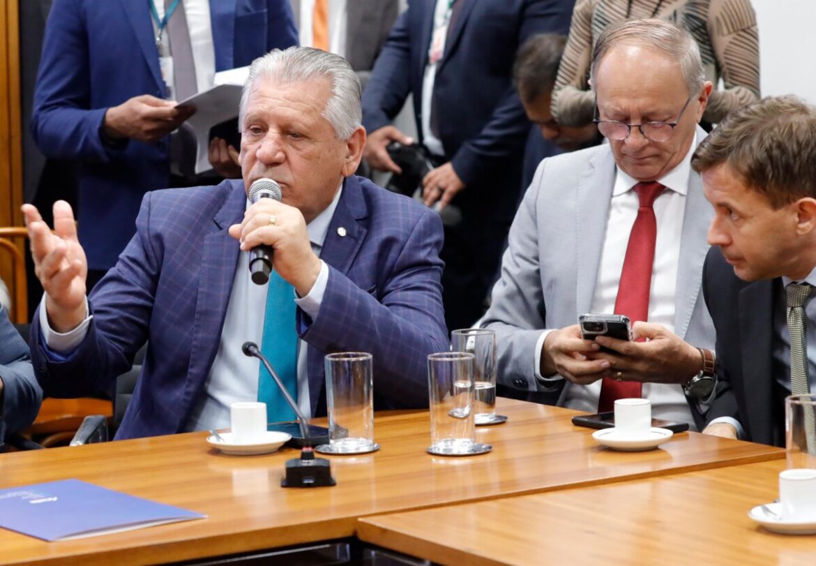 Sperafico defende piso nacional de segurança pública