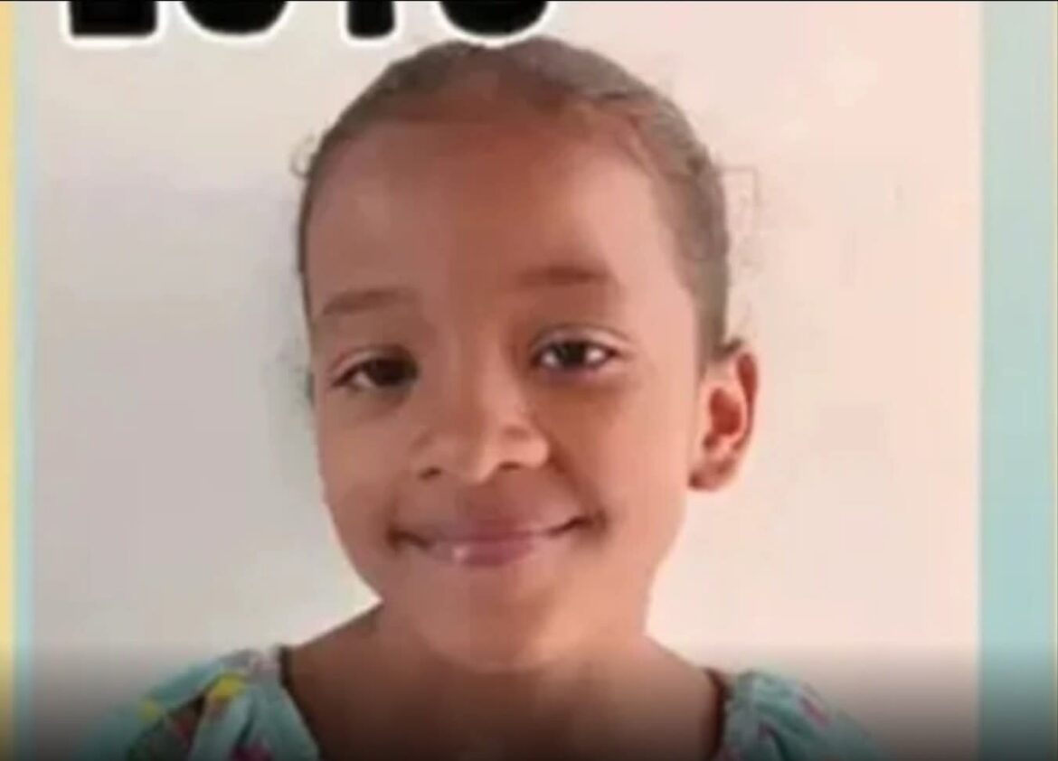 “Brincadeira” termina em tragédia: menina de 11 anos morre após ser arremessada em piscina