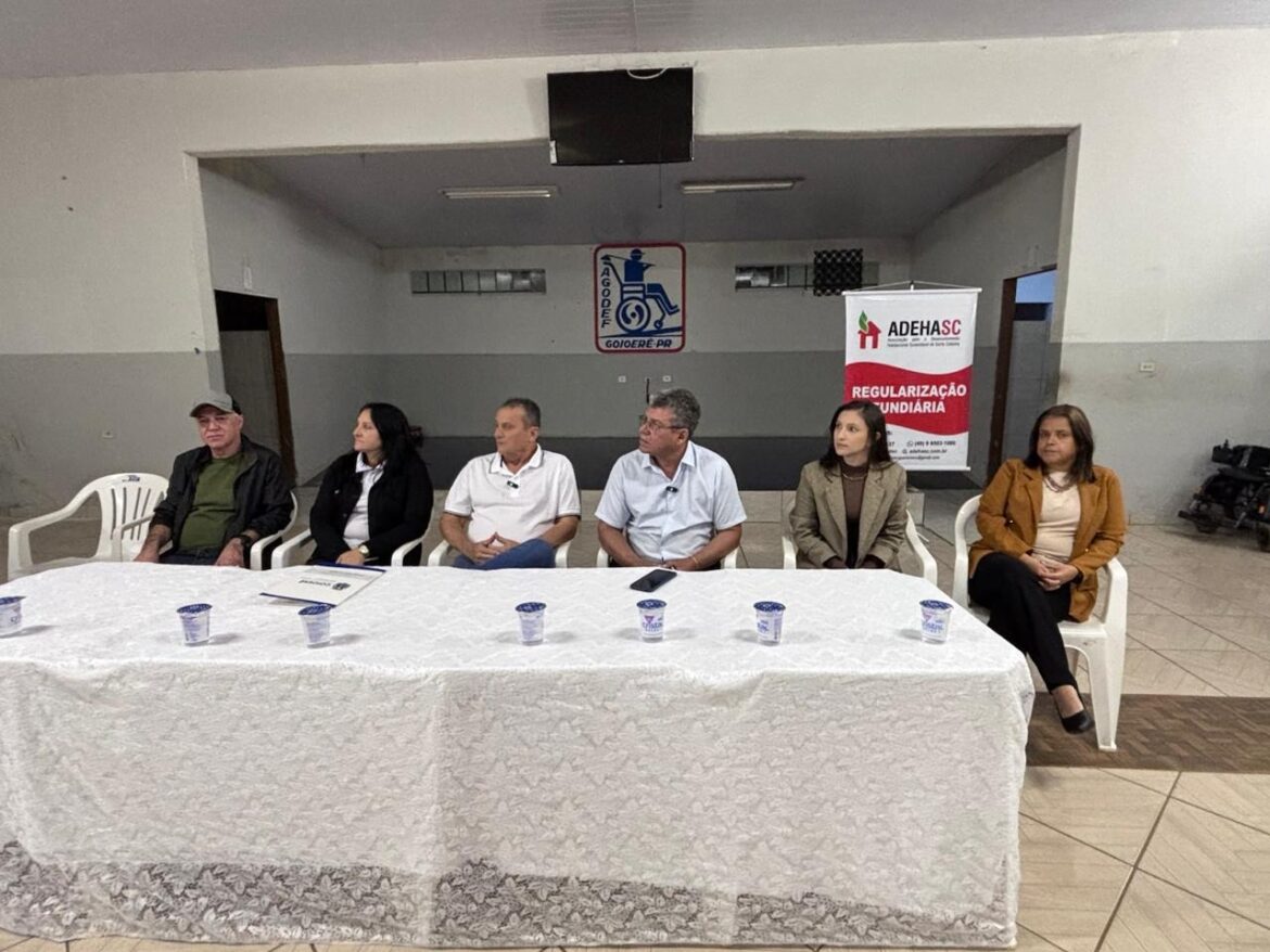Prefeito Pedro Coelho participa da entrega de mais de 50 títulos de Regularização Fundiária Urbana na Rua Uirapuru