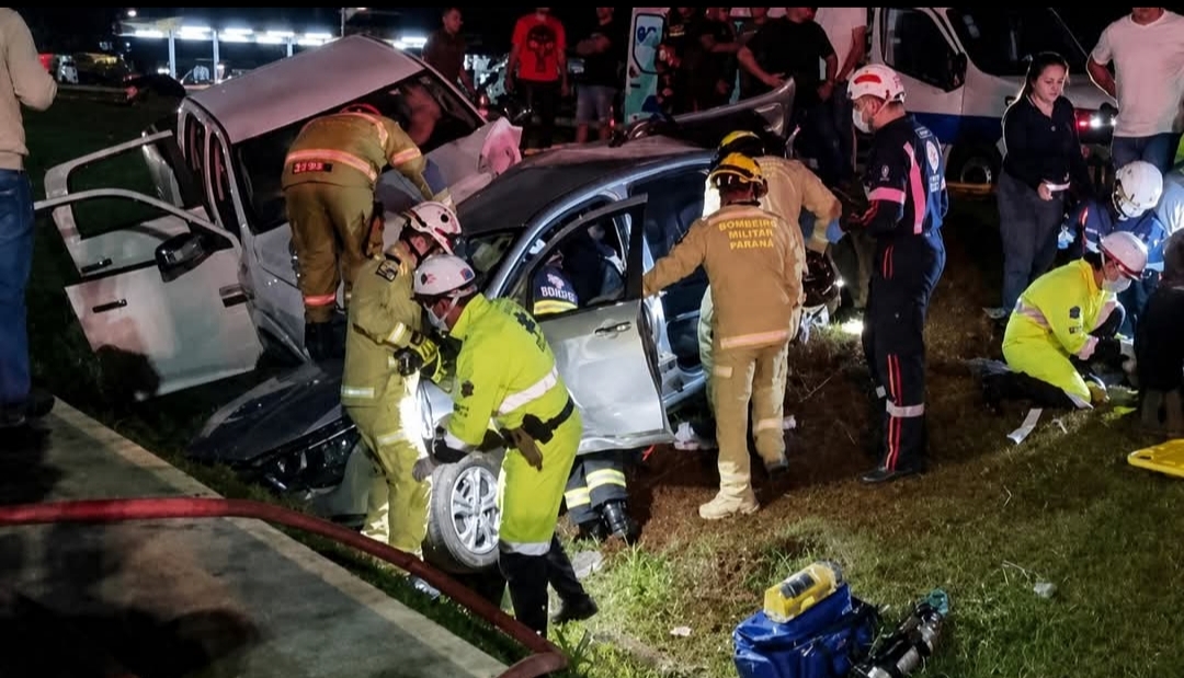 Duas pessoas morrem em grave acidente na BR-277; criança em cadeirinha sai ilesa